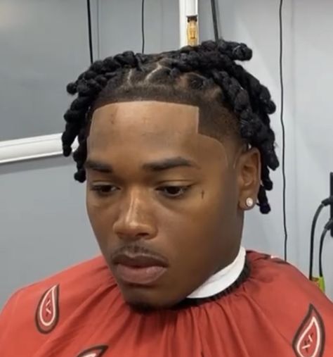 Fade Haircut With Dreads, Hairstyles For Short Locs Men, Dreads Styles For Men Short Fade, Styles For Short Dreads Men, Haircuts For Dreads, High Top Freeform Dreads, Short Locs Styles Men, Two Strand On Short Locs, Dread Haircut Men