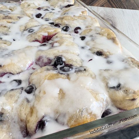 Semi Homemade Blueberries and Cream Biscuit Dessert Blueberry Breakfast Bars, Easy Blueberry Desserts, Sweet Breakfast Casserole, Best Quiche, Cream Cheese Biscuits, Blueberries And Cream, Lemon Breakfast, Biscuit Dessert, Blueberry Biscuits