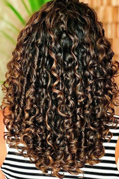 Long Curly Haircuts, Curly Hair Accessories, Dark Curly Hair, Dyed Curly Hair, Highlights Curly Hair, Brown Curly Hair, Curly Hair Photos, Colored Curly Hair, Natural Curls Hairstyles