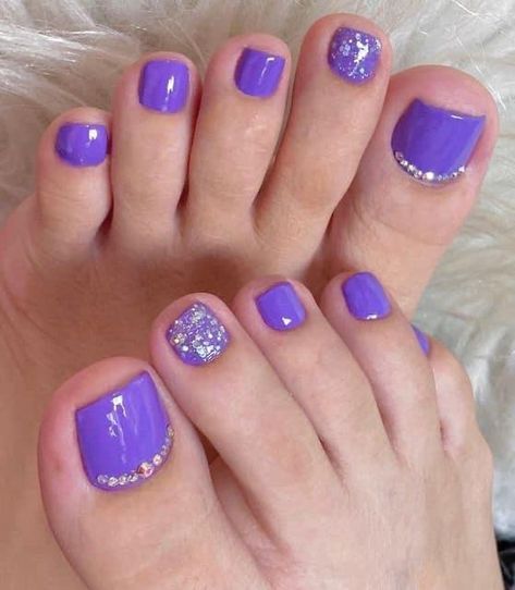 Glitter Toes Pedicure, Toenails Pedicure, Purple Pedicure, Purple Toe Nails, Toes Pedicure, Blue Toe Nails, Purple Gel Nails, Ombre Gel Nails, Pedicure Nail Designs