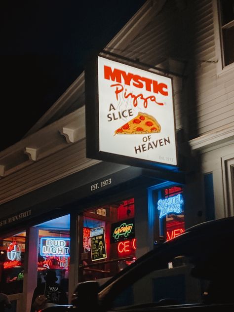 Julia roberts mystic pizza #dinner #aesthetic #mystic #pizza #neon 90s Pizza Aesthetic, Pizza Guy Aesthetic, Mystic Pizza Aesthetic, Forever Interrupted Book Aesthetic, 80s Pizzaria Aesthetic, Pizza Parlor Aesthetic, Pizza Shop Aesthetic, Pizza Place Interior, Pizza Place Aesthetic