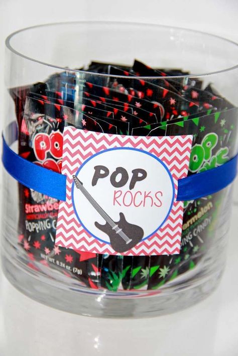 Pop Rocks at a 1 Direction birthday party! See more party planning at CatchMyParty.com! One Direction Birthday Party, Festa Rock Roll, Rock And Roll Birthday Party, One Direction Birthday, Pop Star Party, Rockstar Party, Music Birthday Party, Rock And Roll Birthday, Diva Party