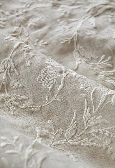 embroidered linen Linens And Lace, 자수 디자인, Antique Linens, Embroidered Fabric, Fine Linens, Linen Textile, Antique Lace, Lace Embroidery, White Embroidery