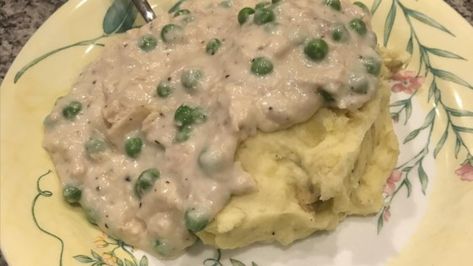 This budget-friendly recipe stretches a can of tuna into dinner for four when heated in a creamy sauce and served over toast. Creamed Tuna On Toast, Creamed Tuna, Marinated Tuna Steak, Dinner For Four, Best Tuna Casserole, Tuna Fish Recipes, Creamed Chipped Beef, Tuna Recipe, Grilled Tuna