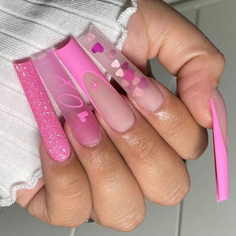 Valentines Nail Set, Heart French Tip, Ongles Bling Bling, Valentine Nails Pink, French Tip Press On Nails, Vday Nails, Anti Valentines, Punk Nails, Nails Valentines