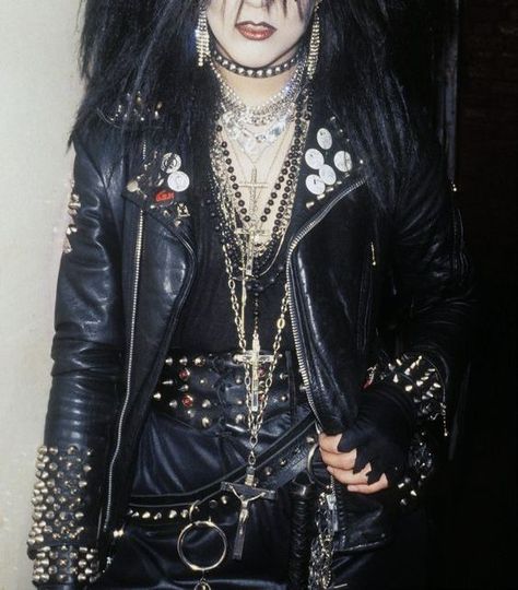 Metalhead Fashion, Deathrock Fashion, Goth Jacket, Goth Outfit Inspo, Battle Jacket, Diy Jacket, Leather Jacket Outfits, Estilo Punk, Punk Outfits