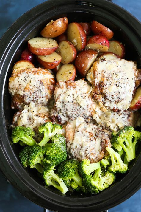 Practice Night Dinners, Chicken Potatoes And Broccoli, Rv Meals, Potatoes And Broccoli, Crockpot Meal, Chicken Crockpot Recipes Easy, Easy Crockpot Dinners, Chicken And Veggies, Creamy Garlic Chicken