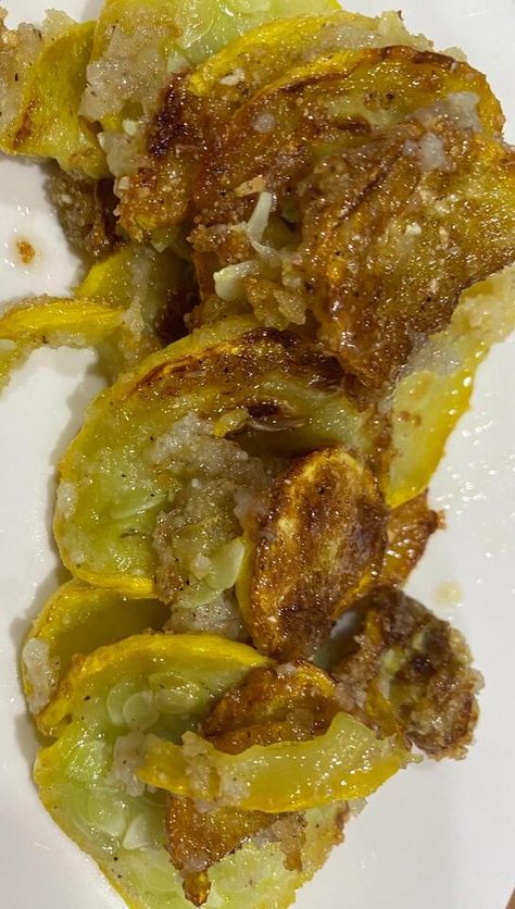 Southern Fried Squash Recipes, Fried Yellow Squash Recipes, Fried Squash Recipes, Fried Yellow Squash, Yellow Squash Recipe, Cooking Yellow Squash, Broccoli Slaw Recipes, Fried Squash, Cajun Chicken Pasta Recipes