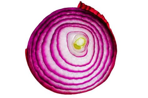 Are Purple Onions Good for You? Red Onion Benefits, Painting Anatomy, Onion Benefits, Corneal Transplant, Tor Browser, Purple Onion, Purple Fruit, Fiber Rich, Natural Detox