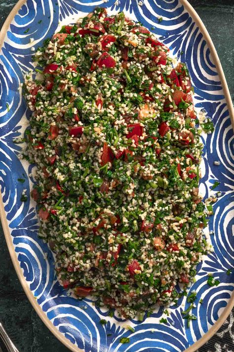 Lebanese Tomato Salad, How To Make Tabouli Salad, Bulgur Wheat Salad, Tabouli Salad Traditional, Lebanese Salad Recipes, Tabouleh Salad Recipe, Bulgar Wheat Salad, Vegan Lebanese, Lebanese Tabbouleh