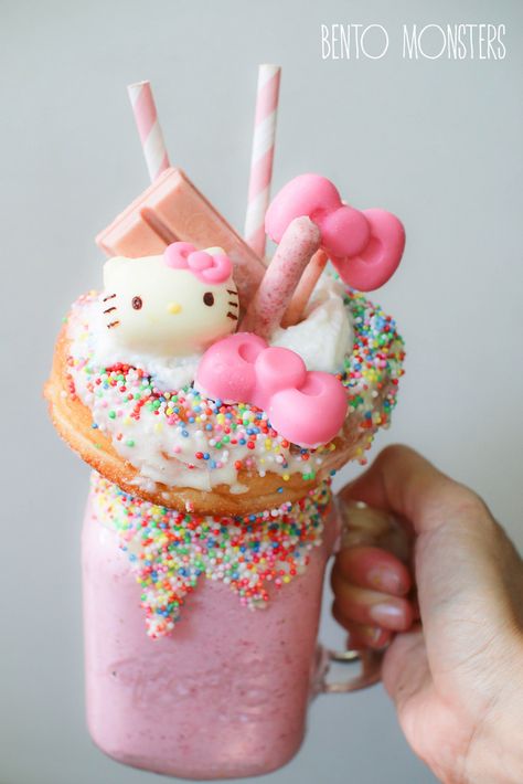 Hello kitty donut decorated ultimate milkshake 귀여운 음식 그림, Hello Kitty Birthday Party, Kawaii Dessert, Cat Birthday Party, Rainbow Food, Milkshake Recipes, Hello Kitty Birthday, Milk Shakes, Kawaii Food