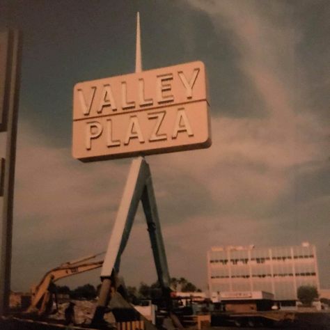 The old Valley Plaza in El Centro with the KXO building in the background. Black Roots Red Hair, Imperial Valley, Imperial County, Imperial Hotel, Black Roots, California History, Trailer Park, Memory Lane, Southern California