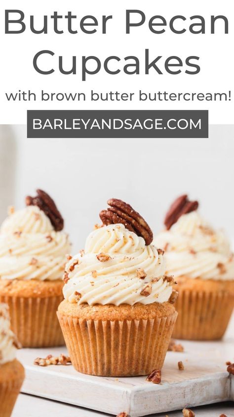 These brown butter pecan cupcakes are made with nutty brown butter and topped with toasted buttered pecans! They're the perfect fall dessert! Pecan Cupcakes Recipe, Buttered Pecans, Butter Pecan Cupcakes, Pecan Pie Cupcakes, Pecan Cupcakes, Brown Butter Frosting, Butter Pecan Cake, Pecan Cheesecake, Cupcake Decorating Tips