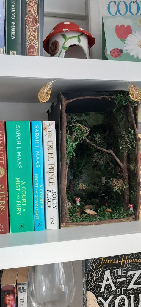 Book Nooks Forest, Book Nook Shelf Insert Diy Fairy, Book Book Diy, Homemade Book Nook, Book Nook Ideas Diy Bookshelves, Easy Book Nook, Diy Book Nook Shelf Insert, Booknook Forest, Book Nook Easy