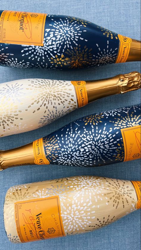 Custom Champagne Bottle, Poppin Bottles, Hand Painted Wine Bottles, Hand Painted Bottles, Painted Bottle, Giving Gifts, Painted Wine Bottles, Wine Bottle Diy, Harry Potter Books