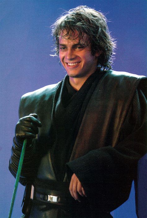 Hayden between takes on Revenge of the Sith. Star Wars Behind The Scenes Prequels, Anakin Skywalker Hot Pics, Anakin Skywalker Revenge Of The Sith, Hayden Christensen Smiling, Star Wars Prequels Aesthetic, Anakin Skywalker Smiling, Weird Smile, Star Wars Aesthetic, Maxon Schreave