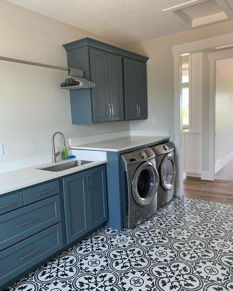 Laundy Room, House Laundry Room, Dream Laundry Room, Basement Laundry, Mudroom Laundry Room, Laundry Room Layouts, Laundry Room Renovation, Laundry Room Remodel, Laundry Room Cabinets