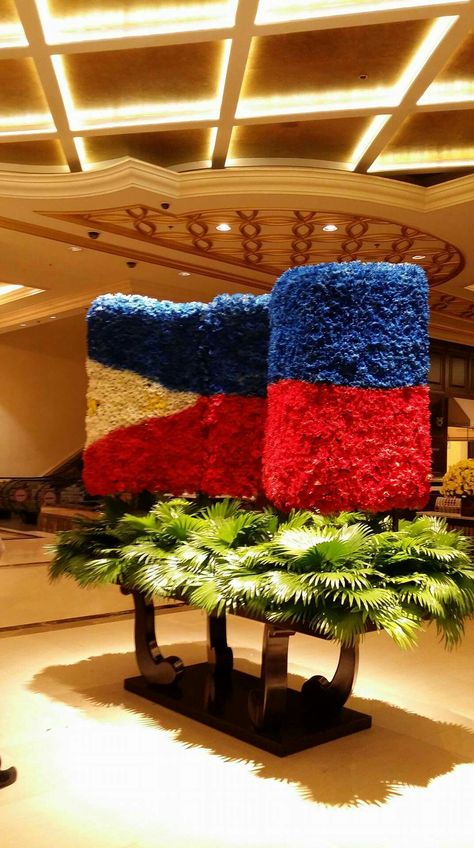 Celebrating Philippine Independence Day at Maxims Hotel, Resorts World Manila, Philippines. #philippineflag #independenceday #maximshotel #rwmanila #resortsworldmanila #winstoneflowers #lobbyflowers #hotelflowers #hotelflorist #floraldesigner Independence Day Philippines, Resorts World Manila, Hotel Flowers, E Flowers, Floral Creations, Manila Philippines, Stage Design, Holiday Design, Manila