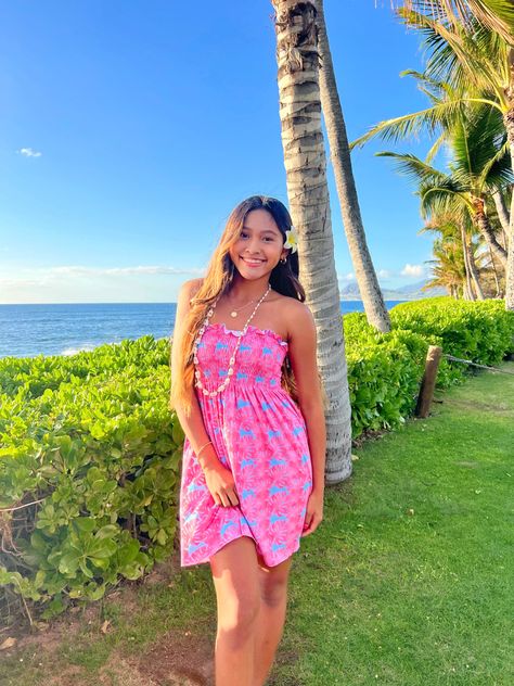 hawaii oahu inspo dress summer vacation luau Hawaiian Party Outfit Ideas, Luau Pictures, Luau Dress Ideas Outfits, Hawaii Fits, Hawaii Outfit, Hawaiian Sundress, Luau Outfits, Luau Dress, Flowy Dress Long