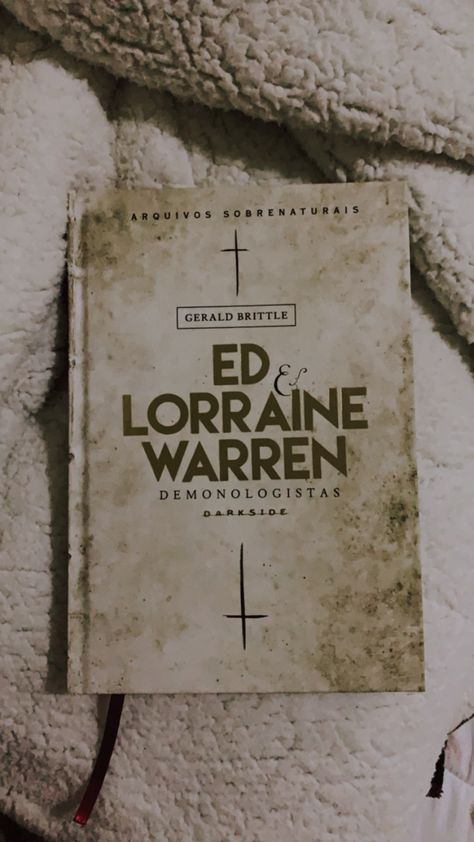 @biberaldo #darksidebooks Ed E Lorraine Warren, Lorraine Warren, Dream Book, Book Suggestions, Book Collection, Book Lists, Dark Side, Book Quotes, Book Lovers