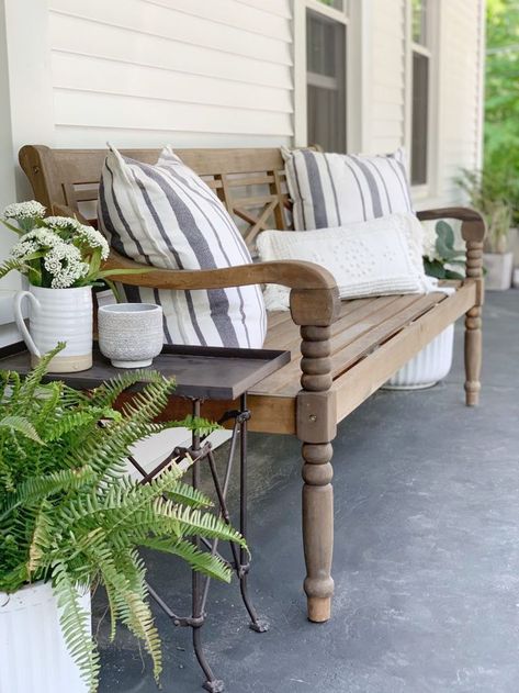 How to create a classic & traditional front porch for summer time! I loved hanging these flower baskets, adding throw pillows to our bench, and learning how to create a summer planter. #summer #summerdecor #frontporch Farmers Porch, Front Porch Bench, Modern Farmhouse Floorplan, Front Porch Furniture, Porch Bench, Porch Sitting, Farmhouse Flooring, Rustic Porch, Farmhouse Front Porches