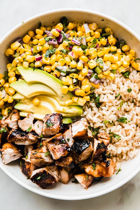 Healthy Dinner Recipes With Corn, Easy Week Day Lunches, Cold Chicken Bowls, Chicken Protein Bowl Healthy Recipes, Healthy Dinner To Lose Belly, Healthy Homey Meals, Chicken Thigh Bowl Recipes, Honey Chipotle Chicken Bowls, Chicken Sides Healthy