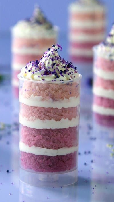 Bridal Cake Pops, Push Pop Cake, Push Pops Recipes, Push Pop Desserts, Push Cake, Cake Pops Recipe, Push Up Pops, Cake Push Pops, Ombre Cake