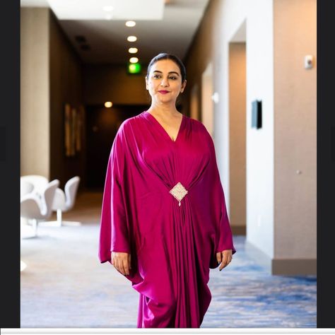 Divya Dutta, Love Always, Beauty Face, Dallas, Cover Up, Hollywood, Long Sleeve Dress, Saree, Actresses