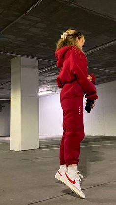 Red Sweatpants Outfit, Sweatpants And Hoodie Outfit, Red Hoodie Outfit, Sweat Set Outfits, Boston Back Bay, Red Sweatpants, Red Joggers, Love Angel, Back Bay