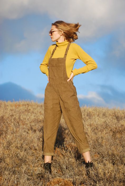 Organic Cotton Thermal Loose Turtle Neck in Mustard Yellow - Organic Clothing - Long Sleeve Top I made this super soft loose turtle neck top with a USA grown organic cotton thermal in a lovely honey mustard color. It features a double loos turtle neck and extra long sleeves with a banded cuff.Designed to hit at the hip and perfect for tucking into high-waisted pants. The organic cotton is grown and manufactured in the US which makes it more costly than imported fabrics , but the quality is pheno Mustard Overalls Outfit, Mustard Yellow Jumper Outfit, Yellow Autumn Outfit, Mustard Yellow Outfit Aesthetic, Yellow Mustard Outfit, Mustard Yellow Top Outfit, Mustard Outfit Ideas, Turtle Neck Outfit Women Casual, Camper Wardrobe