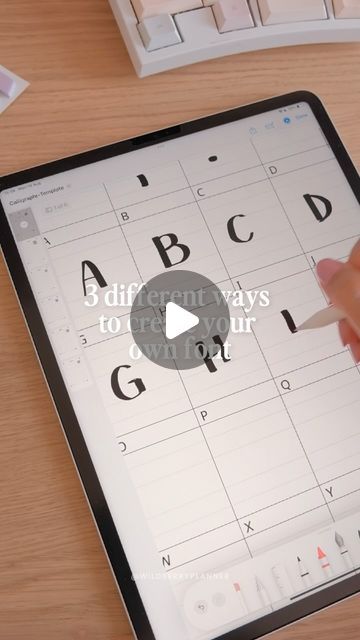 Erika —Digital Planner Creator on Instagram: "Have you tried making your own font with your handwriting? 💗 these are my favorite tools for font creation:  ♡ iFontmaker: this is the one I like to use for my fonts, its very easy to use (one time payment app)   ♡ Calligraphr: You can import the template into procreate and use your favorite brushes 🤍 or you can even print it and draw the characters by hand and then scan it (free version only allows 60 characters)  ♡ Fontself: it’s a similar app to iFontmaker, I like that you can see how the font looks while you’re making the characters (free version allows you to build the font but to export you need to pay a one time fee)   🏷️  #fonts #ipadpro #ipad #handwriting #cozydesk #digitalnotes #fontdesign #deskgram #digitalplanner #digitalnotetaki How To Make Your Own Font, Apps For Fonts, Free Ipad Planner, Cool Font Styles, Handwriting Templates, Ipad Planner Template Free, Handwriting Template, Cozy Desk Setup, Bos Baby