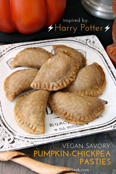 Vegan Harry Potter, Vegan Appetizer Recipes, Vegan Pies Recipes, Harry Potter Recipes, Pumpkin Pasties, Veggie Bites, Harry Potter Day, Vegan Appetizers Recipes, Vegan Appetizer