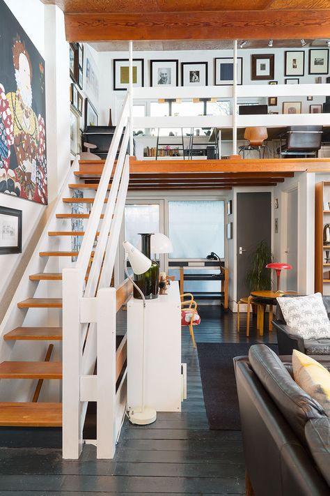 foxwell-house-staircase Small Studio Apartment Design, Loft Style Apartments, Studio Apartment Design, Small Apartment Interior, Small Studio Apartment, Small Apartment Design, Small Studio Apartments, Storey Homes, Small Room Design