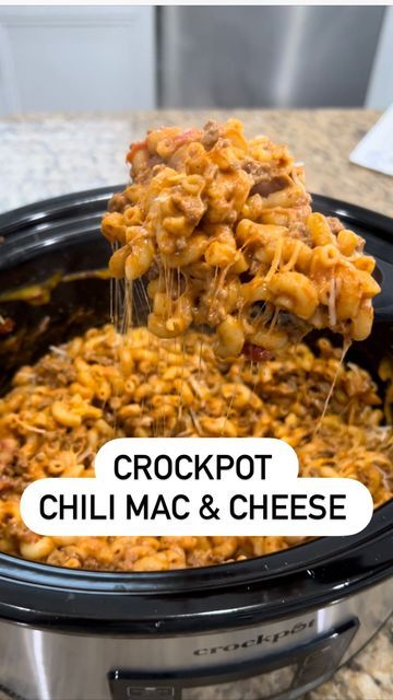 Crockpot Recipes Chili Mac, Crockpot Chilimac Recipe, Chili Mac In Crockpot, Crock Pot Cheddar Chili Mac, Chili Mac Crockpot Easy, Chilli Mac And Cheese Crockpot, Crockpot Taco Mac And Cheese, Crock Pot Chili Mac And Cheese, Crockpot Cheddar Chili Mac