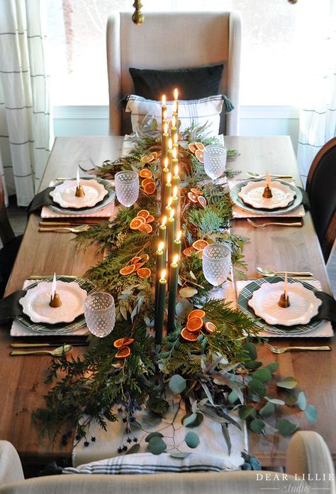 A Little Holiday Tablescape with Some Dried Orange Slices - Dear Lillie Studio Simple Holiday Decor, Centerpiece Christmas, Tafel Decor, Orange Christmas, Holiday Arrangement, Christmas Entertaining, Holiday Tablescapes, Green Candle, Christmas Tablescapes