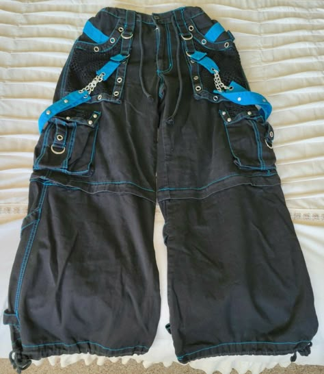 Mall Goth Outfits Men, Mall Goth Men, Trip Nyc Pants, Goth Outfits Men, Phat Pants, Grunge Outfits Men, Blue Pants Men, 2000s Punk, Tripp Pants