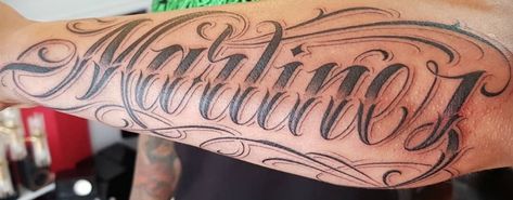 Martinez Tattoo, Lettering Malandro, Last Name Tattoos, Lettering Tattoos, Chicanas Tattoo, Vikings Tattoo, Tattoo Lettering Design, Tattoo Name, Chicano Tattoo