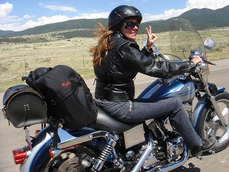 Harley Women, Female Motorcycle Riders, Chicks On Bikes, Motorcycle Travel, Lady Riders, Biker Chic, Biker Life, Motorcycle Riders, Biker Chick