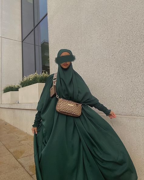 abaya outfits | ramadan | modest inspo Jilbab Outfits Aesthetic, Jilbab Outfit, Jilbab Outfits, Abaya Outfits, Islamic Modest Fashion, Estilo Hijab, Muslimah Outfit, Hijabi Outfit, Muslim Style