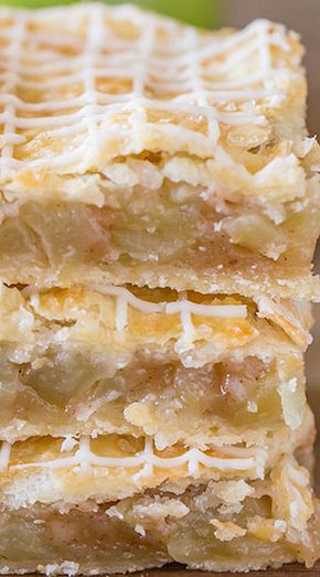 Apple Pie Bars Recipe, Bars Dessert, Apple Slice, Pie Bar Recipes, Apple Pie Bars, Apple Recipes Easy, Quick Dessert, Apple Dessert Recipes, Dessert Bar Recipe