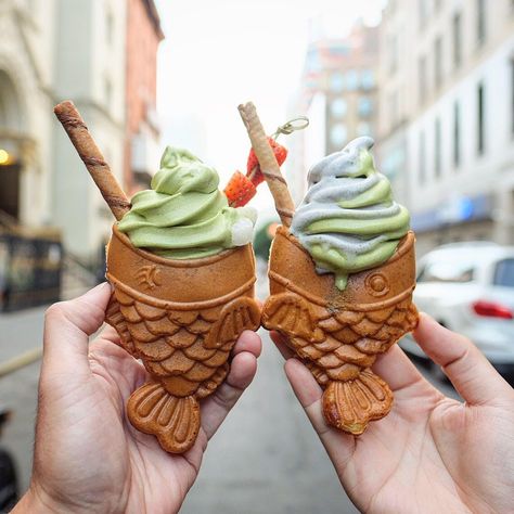 Matcha Taiyaki, Desserts Japonais, Japanese Fish, Soft Serve Ice Cream, Milk Shakes, Japanese Dessert, Ice Cream Cones, Nyc Food, Toy Art