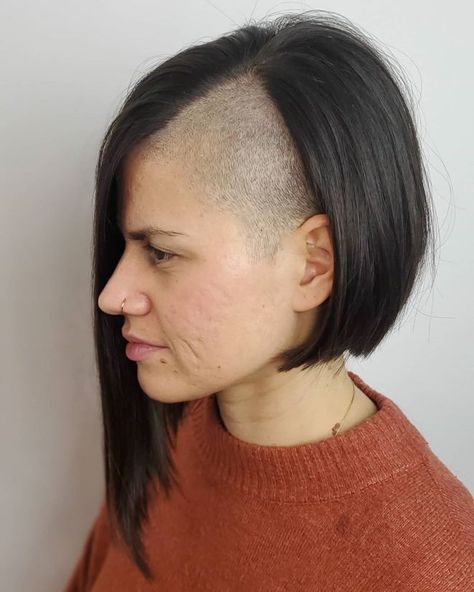 Side Shaved Bob, Shaved Bob Haircut, Shaved Side Haircut, Shaved Hairstyles For Women, Long Hair Shaved Sides, Side Haircut, Side Cut Hairstyles, Long Hair Older Women, Shaved Bob