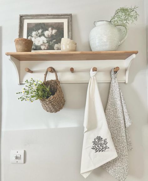 THE PERFECT RUSTIC WHITE JUG 🤍 Hello everyone, happy Monday! Hope you’ve all had a lovely weekend and a great start to the week ✨ Sharing this gorgeous photo today from @hampshire_home45 . Jade has styled our Rustic White Jug beautifully in her home. The jug is the perfect off-white neutral colour, which makes it so versatile for any scheme. We love it! 🫶🏼 Have a lovey afternoon everyone! 💕 #moderncountrystyle #moderncountryinteriors #moderncountrydecor #countrynewbuild #neutralhome #neut... Utility Room Inspiration, Country Home Style, Neptune Home, Modern Country Decor, Shelving Decor, Soft Living, Modern Country Style, Have A Lovely Weekend, Country Interior