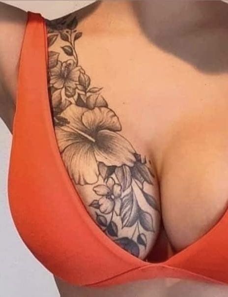 Brust Tattoo Frau, Tato Paha, Tato Dada, Stomach Tattoos Women, Bauch Tattoos, Hip Thigh Tattoos, Hip Tattoos Women, Tattoos For Black Skin, Chest Tattoos For Women