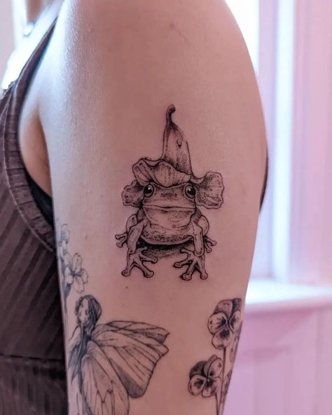 Extinct Animal Tattoo, Big Tattoo Ideas Female, Cottagecore Tattoo Ideas, Goth Tatoos, Enchanted Tattoo, Goth Tattoos, Earthy Tattoos, Whimsical Tattoos, 16 Tattoo