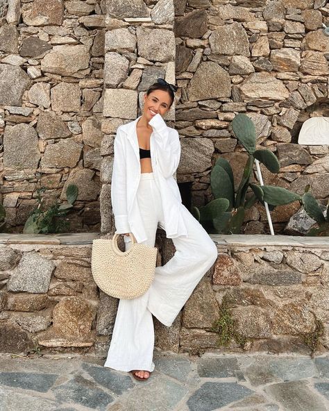 Kate Hutchins on Instagram: "Our last day on our short and sweet Mykonos trip 💙 * a good linen shirt is a summer essential for me!" White Beach Outfits, Beach Date Outfit, Greece Vacation Outfit, Greek Outfit, Santorini Outfit, Kate Hutchins, Greece Travel Outfits, Beach Outfit Ideas, Greek Vacation