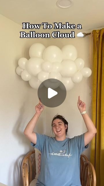 Diy Clouds Decorations, Cloud Theme Party, September Baby Showers, Cloud Baby Shower Theme, Simple Balloon Decoration, Balloon Cloud, Cloud Tutorial, Cloud Party, Twinkle Twinkle Baby Shower