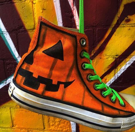 @kkreativesole customised pumpkin halloween converse 🎃 Halloween Converse, Custom Converse, Pumpkin Halloween, Painted Shoes, Dr. Martens Boots, Dr. Martens, Halloween Pumpkins, Combat Boots, Converse