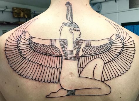 Tatouage Egyptien Homme Femme Bras Horus Oeil Pyramide Symbole Scarabée Signification Symbole Viking, Deathly Hallows Tattoo, Triangle Tattoo, Egypt, Tattoos