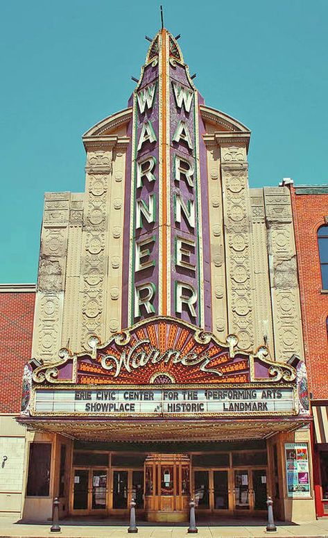 Cinema Building, Gatsby Vibes, Art Deco Theater, Vintage Movie Theater, Hollywood Theater, Theatre Building, Historic Theater, Theatre Sign, Theater Architecture